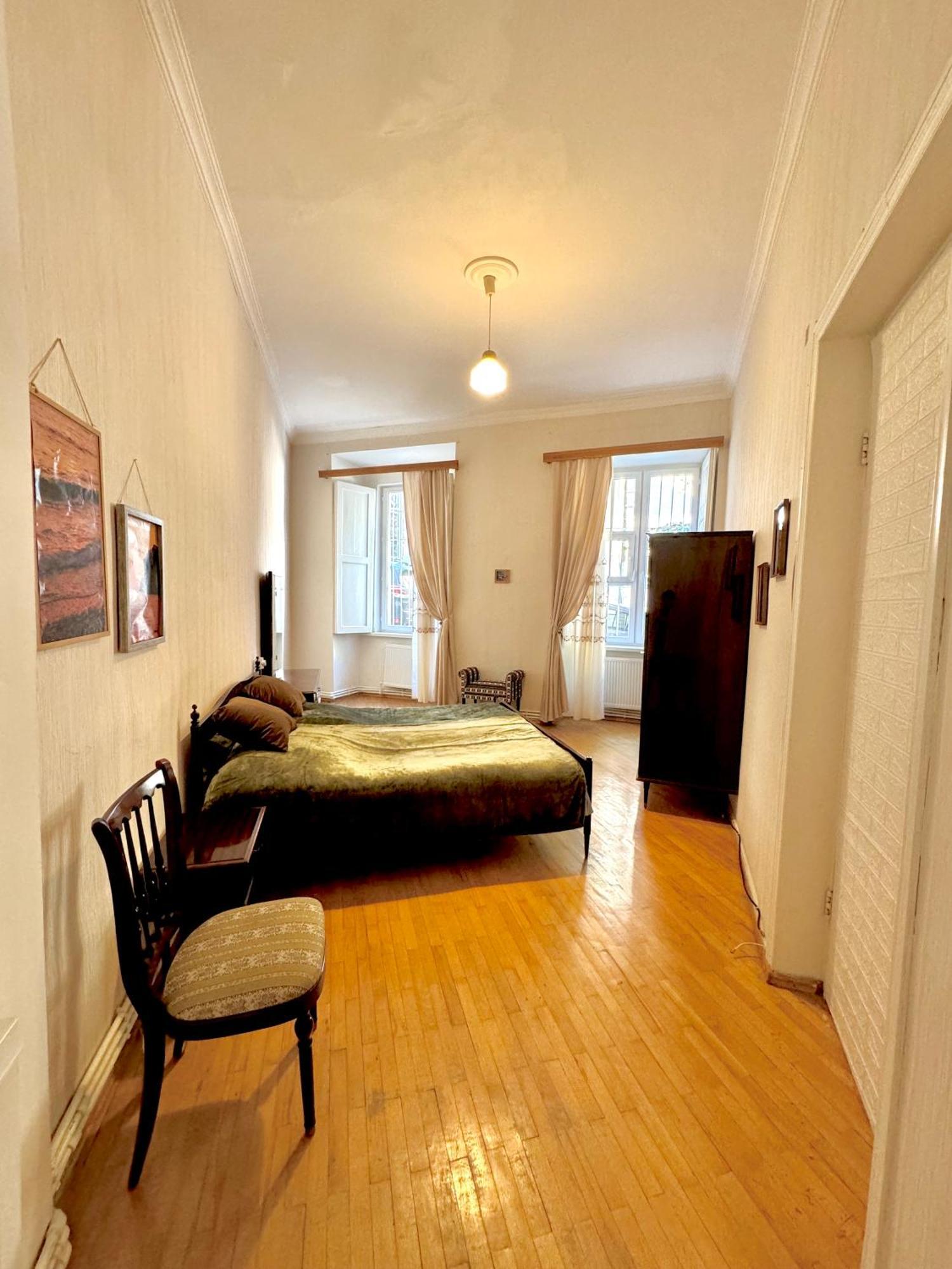 Authentic Old Tbilisi Apartment Buitenkant foto