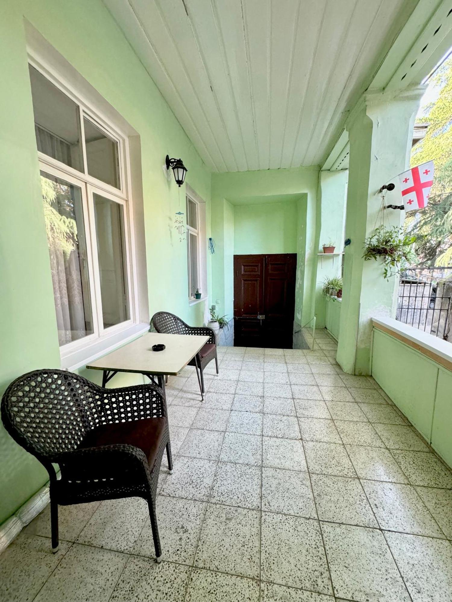 Authentic Old Tbilisi Apartment Buitenkant foto